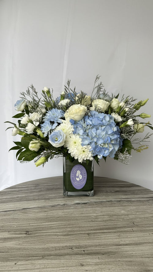 Blue & White Elegance - Florent Floral